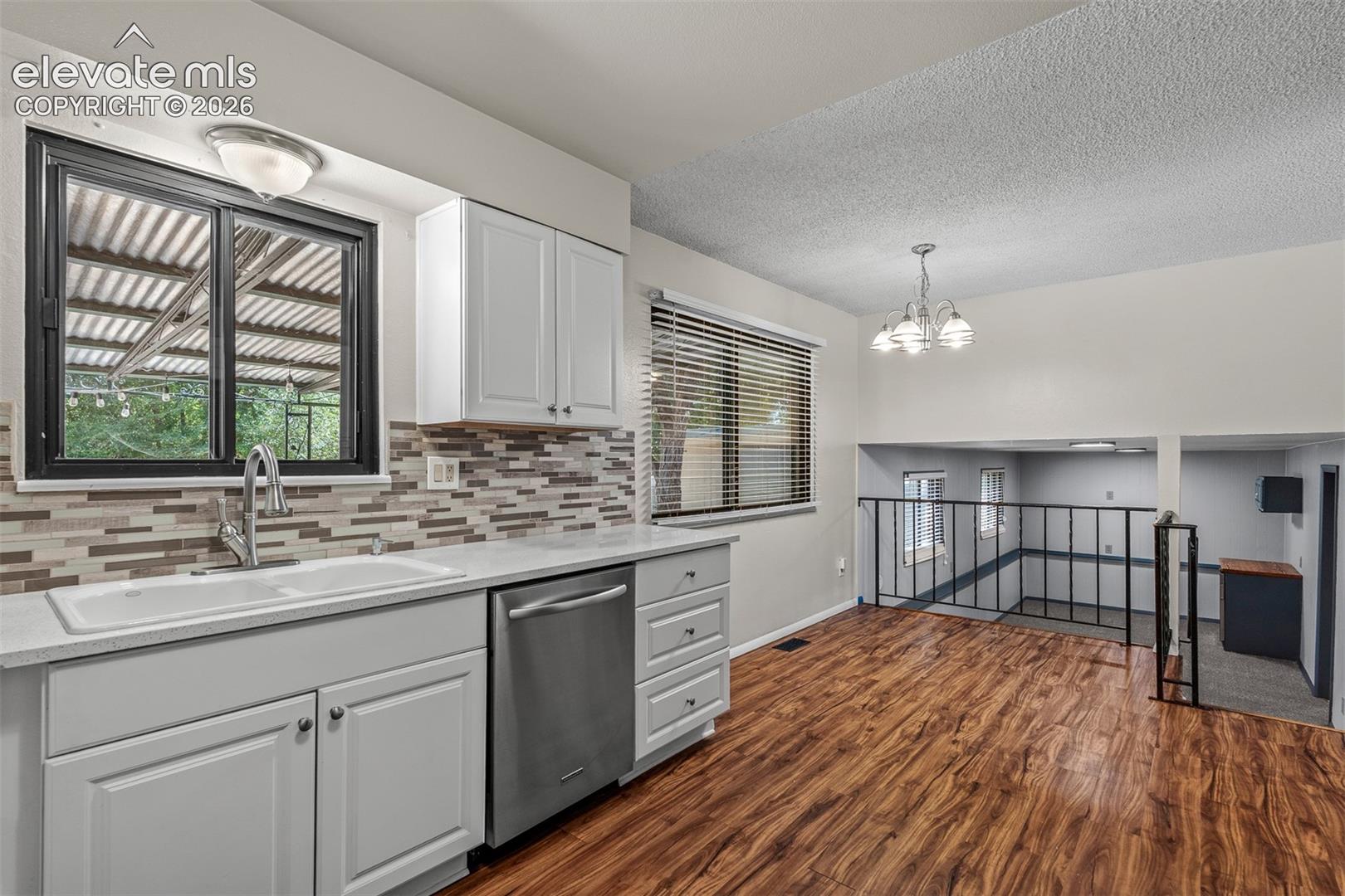 1675 Mineola Street, photo 10
