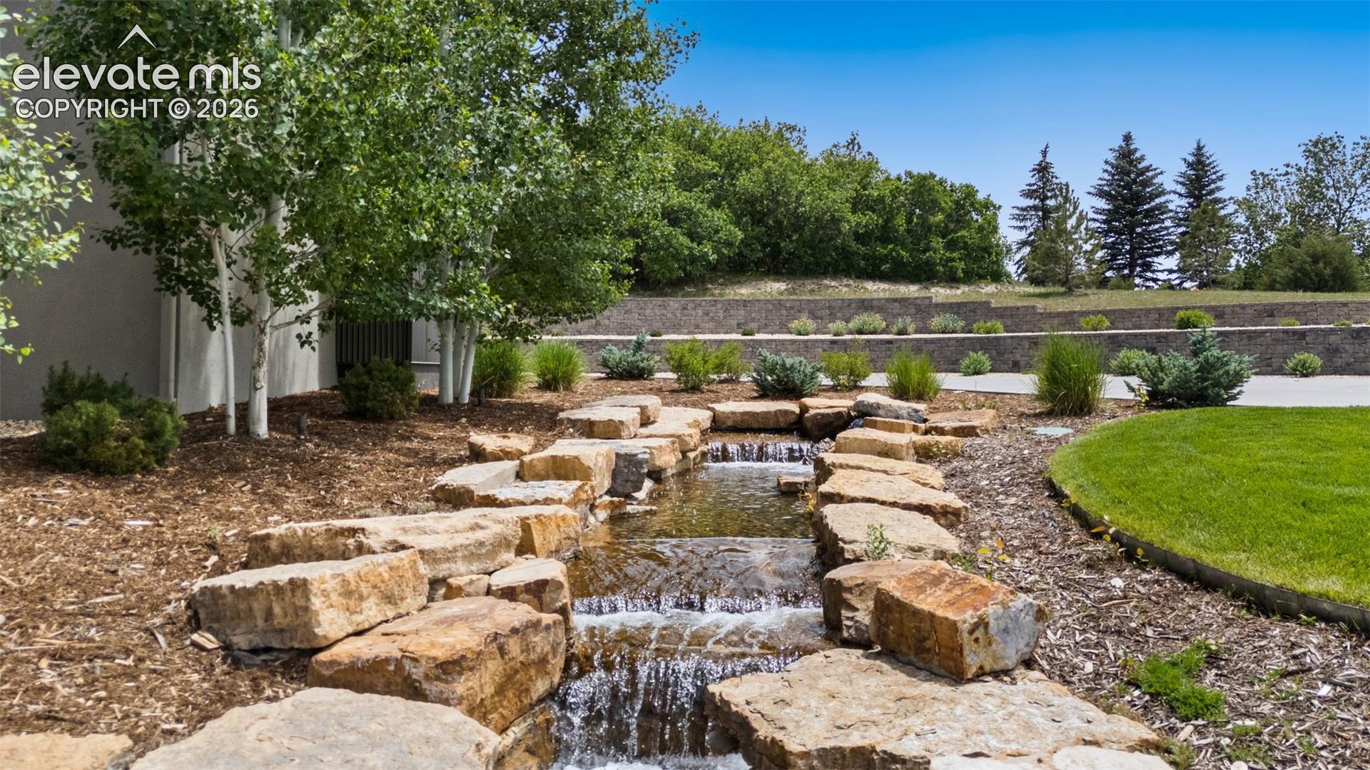 Listing photo 47 for 1484 Vine Cliff Heights