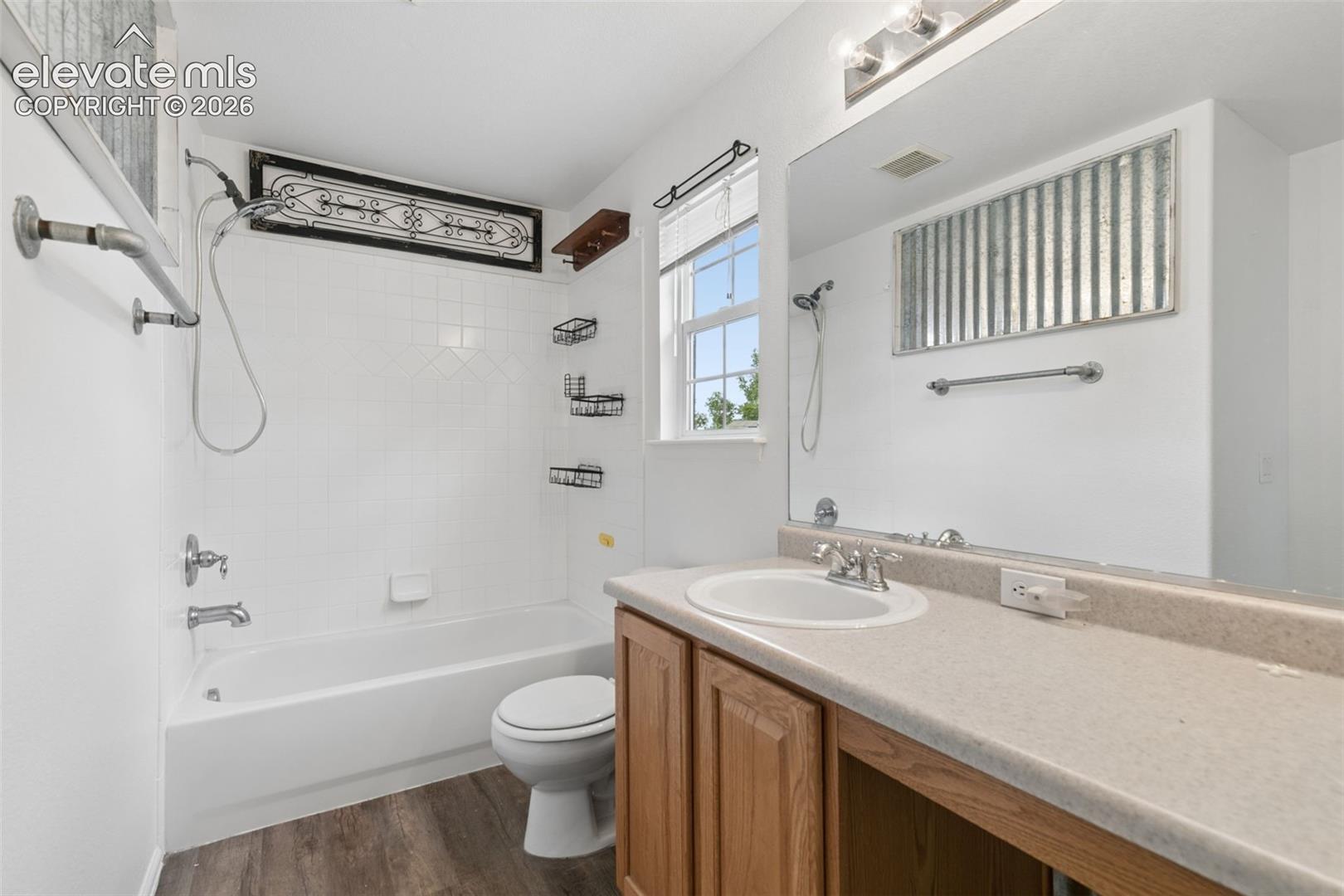 Listing photo 32 for 9197 Oakmont Road