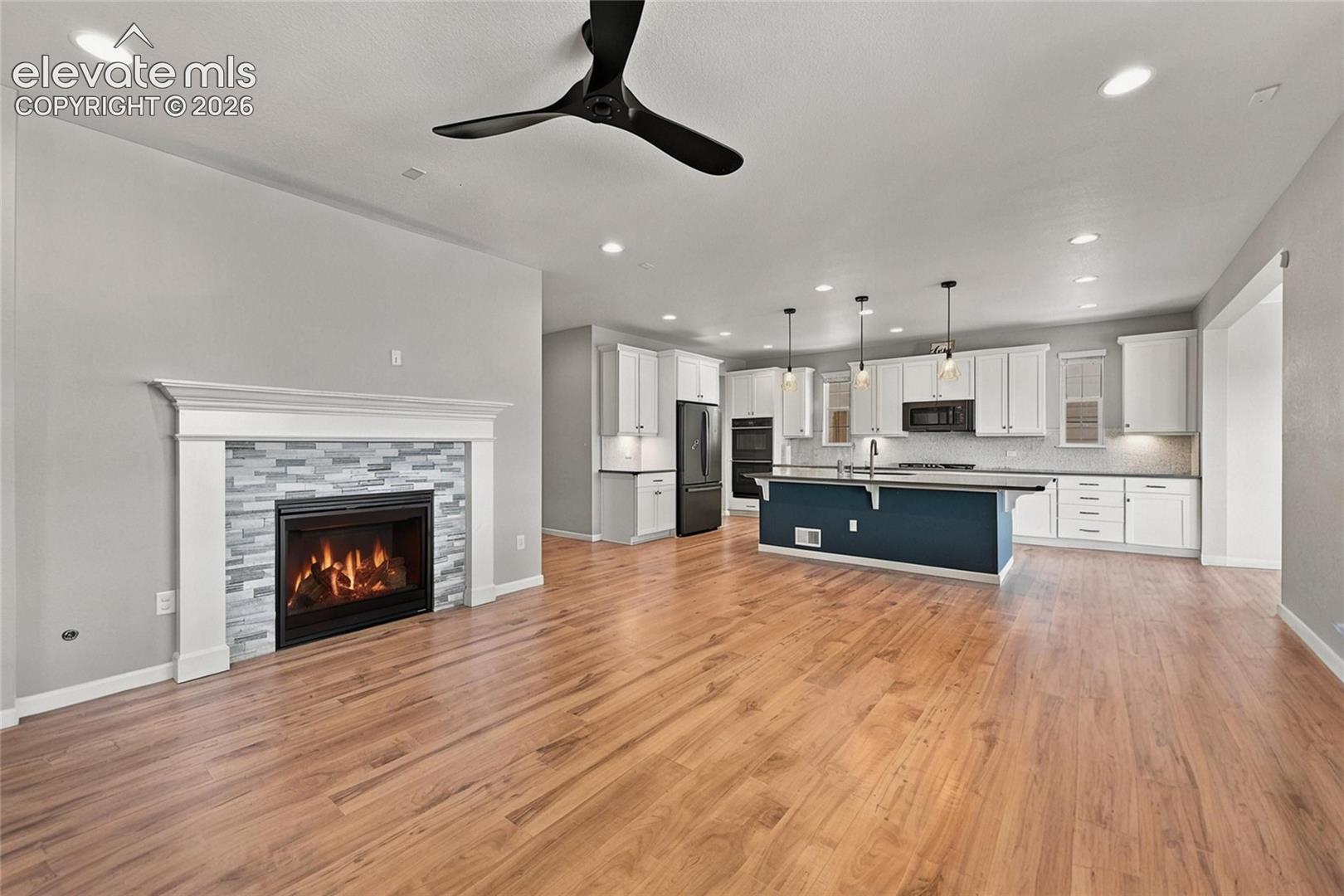 Listing photo 14 for 27645 E Geddes Place