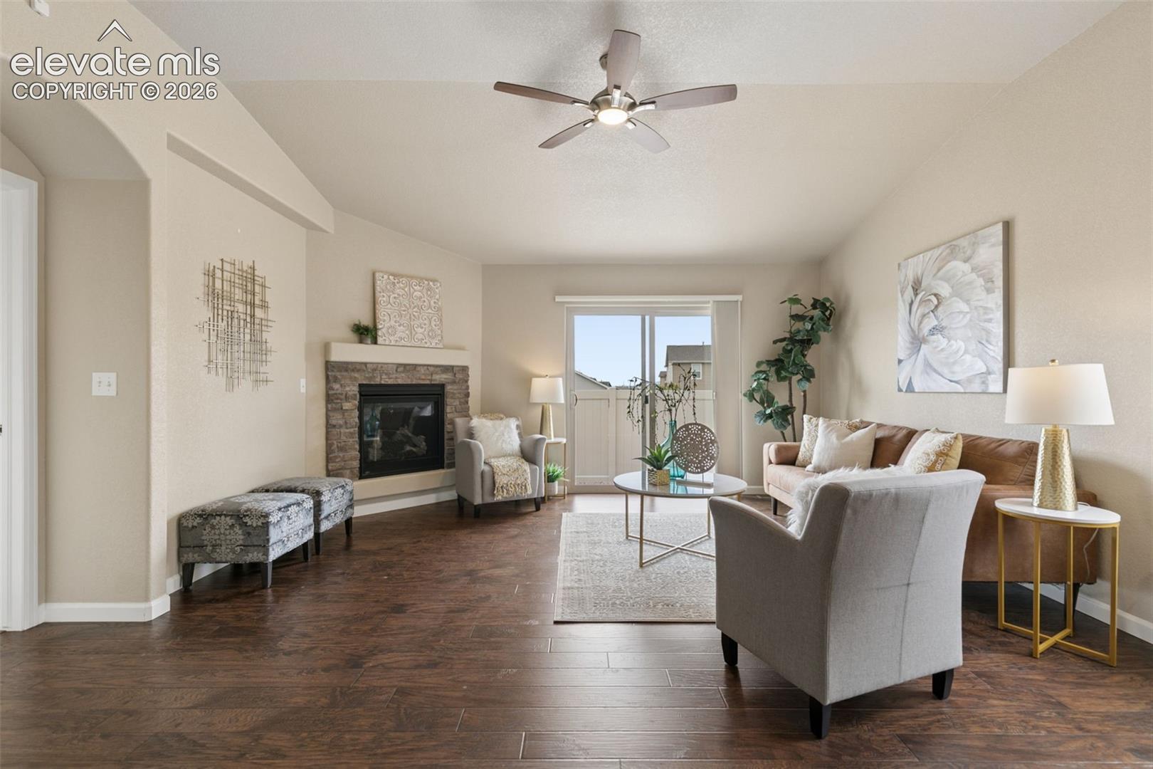 Listing photo 6 for 8042 Potentilla Grove