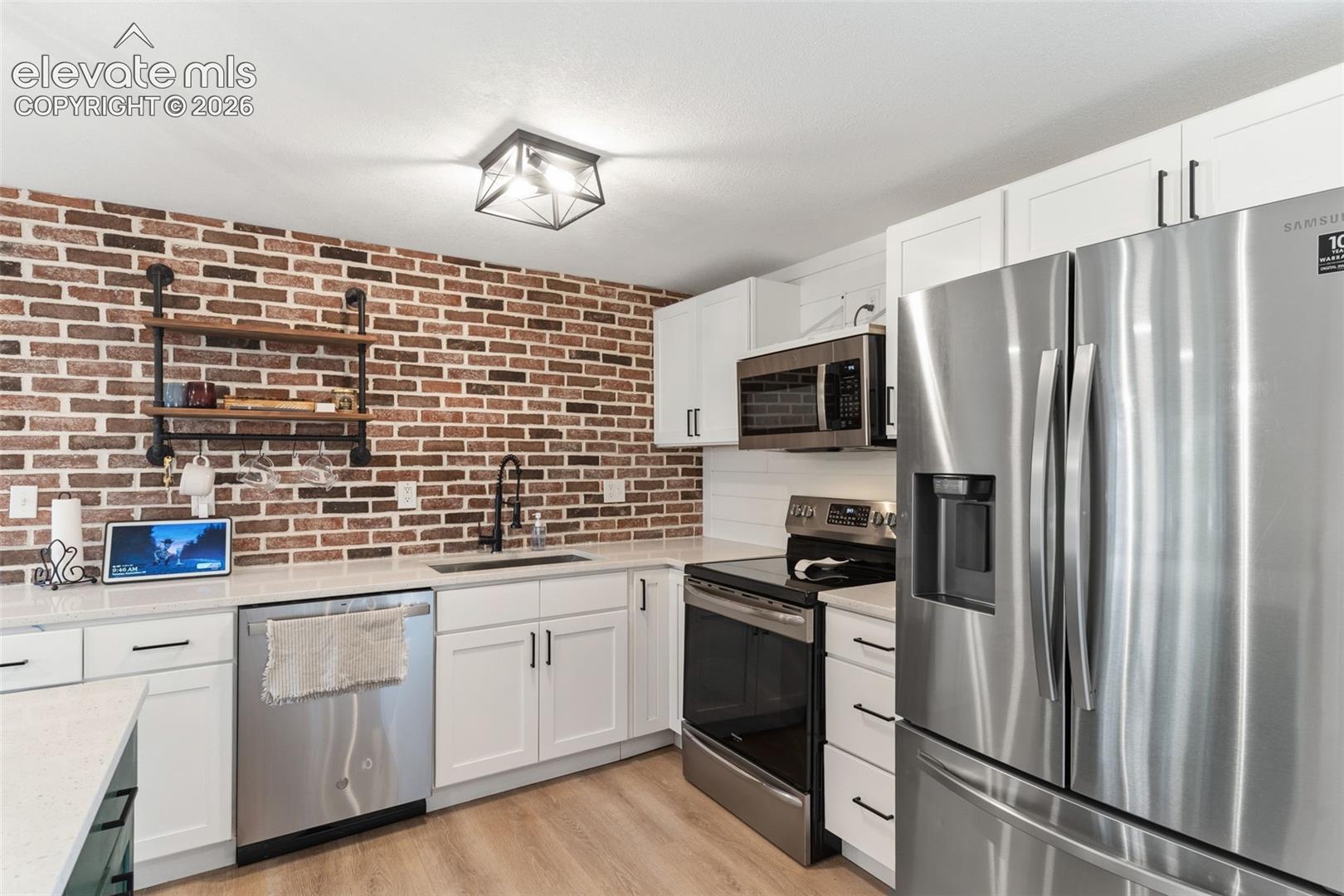 Listing photo 9 for 1596 Prado Drive