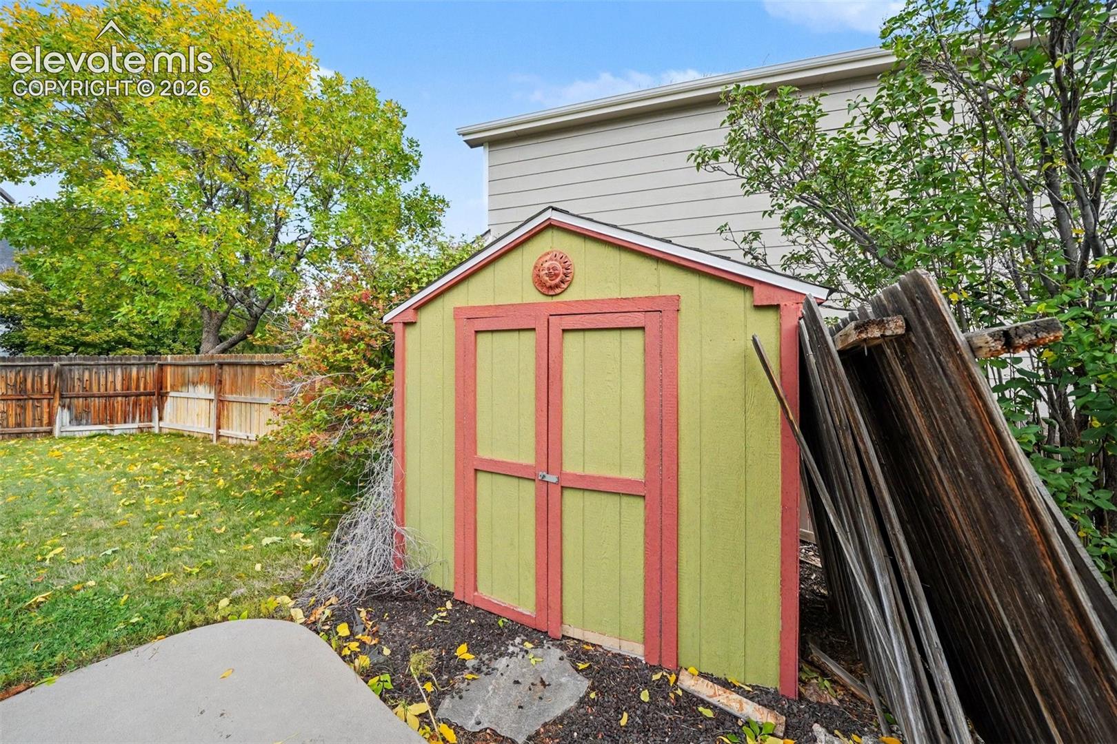 Listing photo 31 for 912 Legend Oak Drive