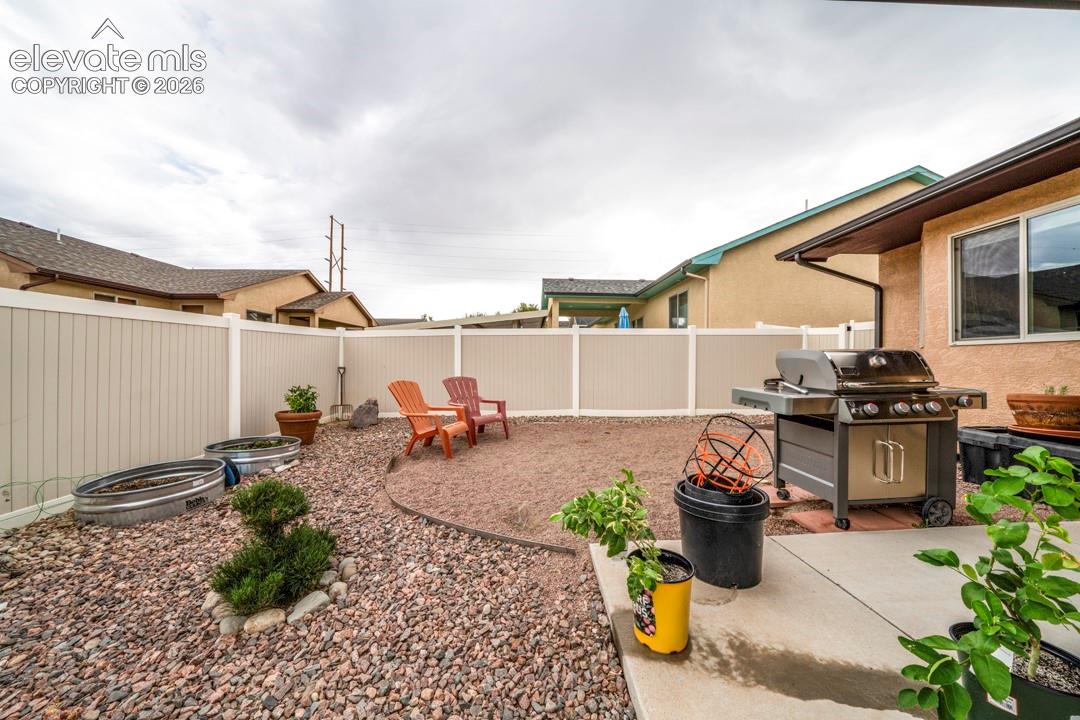 Listing photo 21 for 2311 Meadowlark Lane