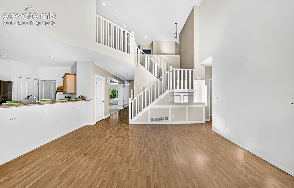 Listing photo 9 for 4465 Charing Drive