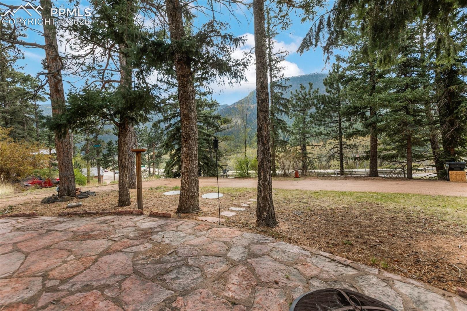 Listing photo 2 for 8150 W Highway 24