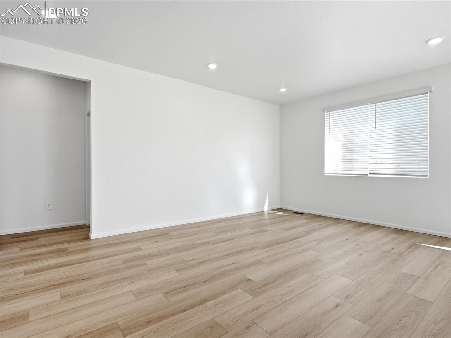 Listing photo 10 for 13219 Valley Peak Drive