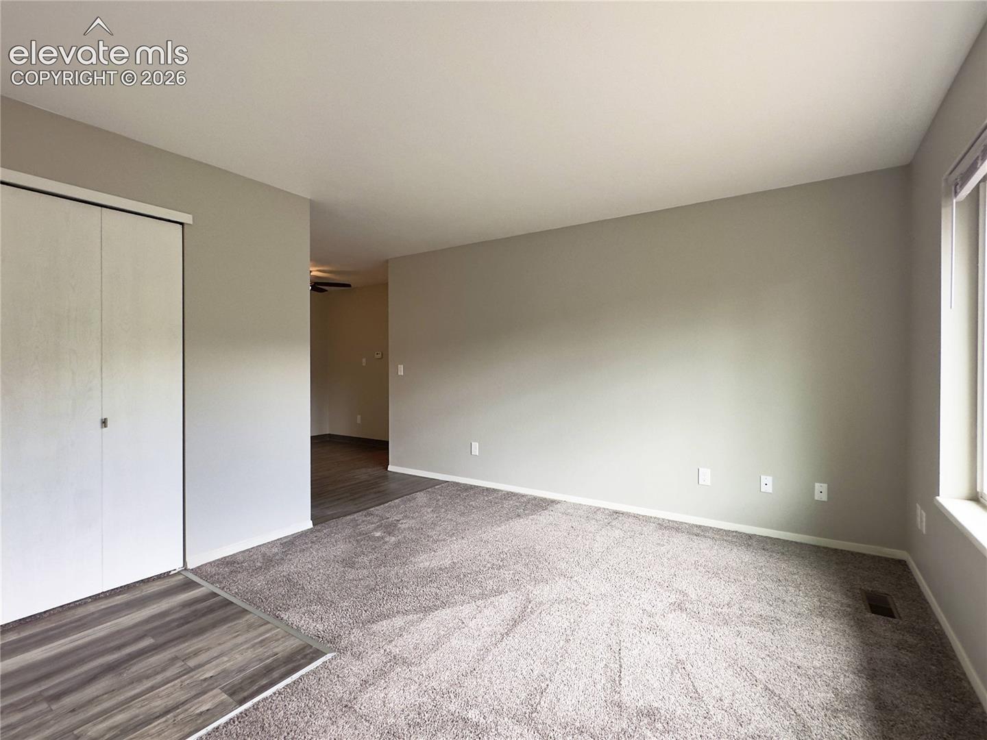 Listing photo 5 for 380 Paradise Circle A8