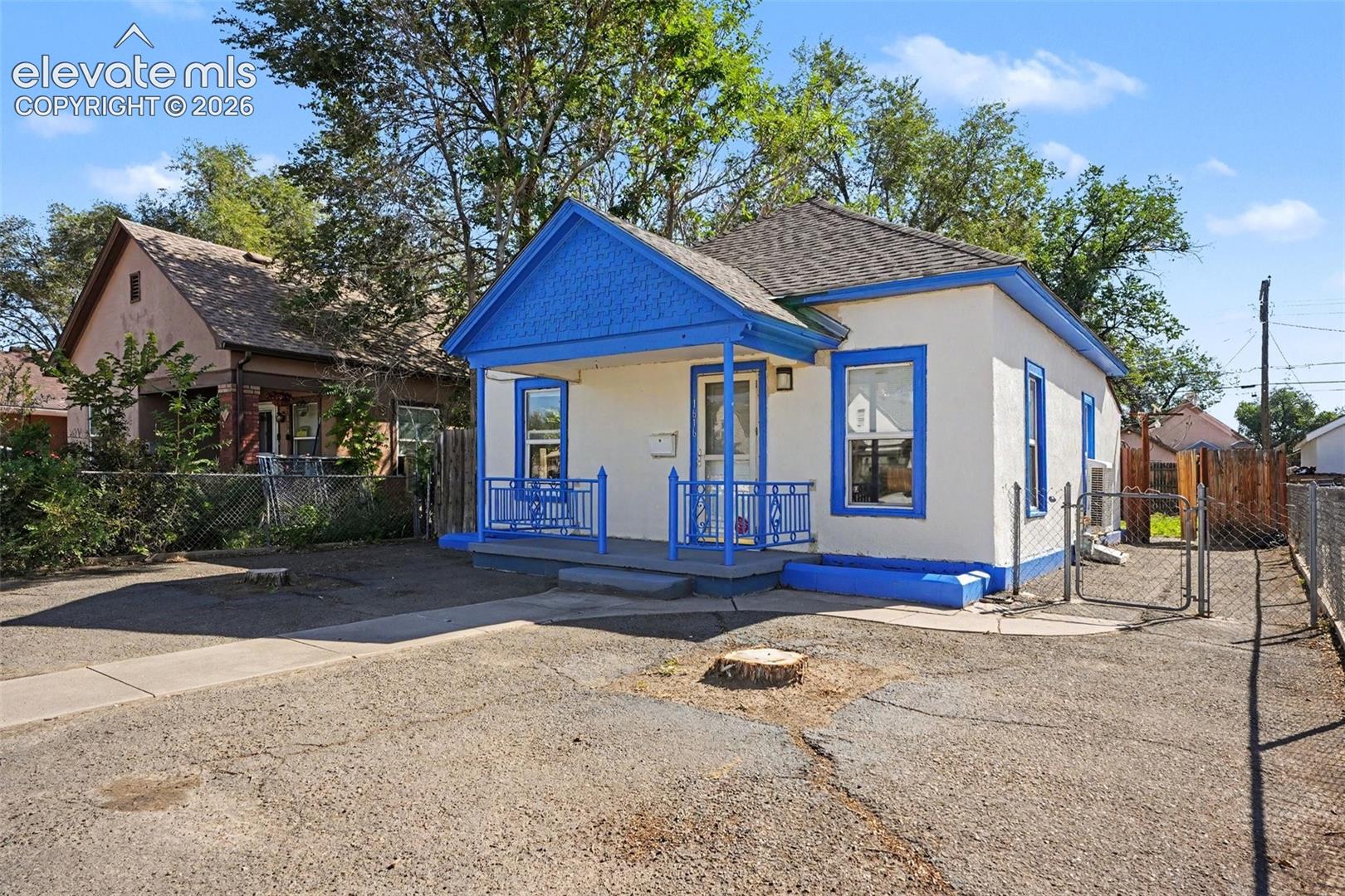 Listing photo 5 for 1616 E Orman Avenue