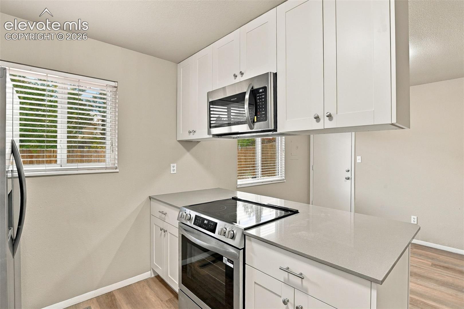 Listing photo 14 for 1070 Applewood Drive