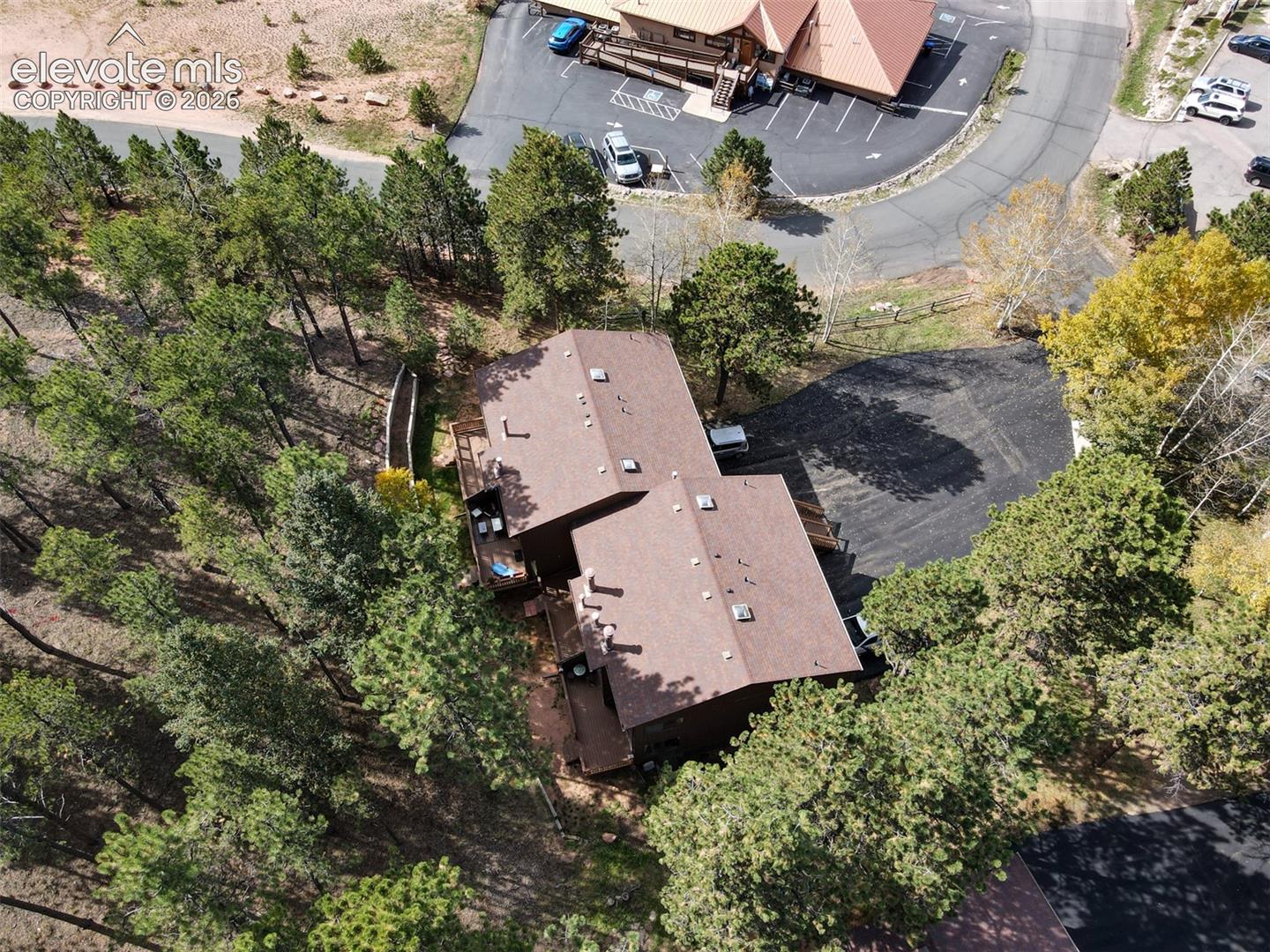 Listing photo 40 for 590 Manor Court B