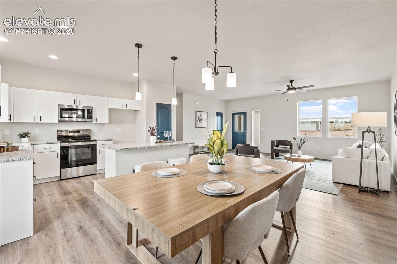 Listing photo 14 for 280 S Meriweather Drive
