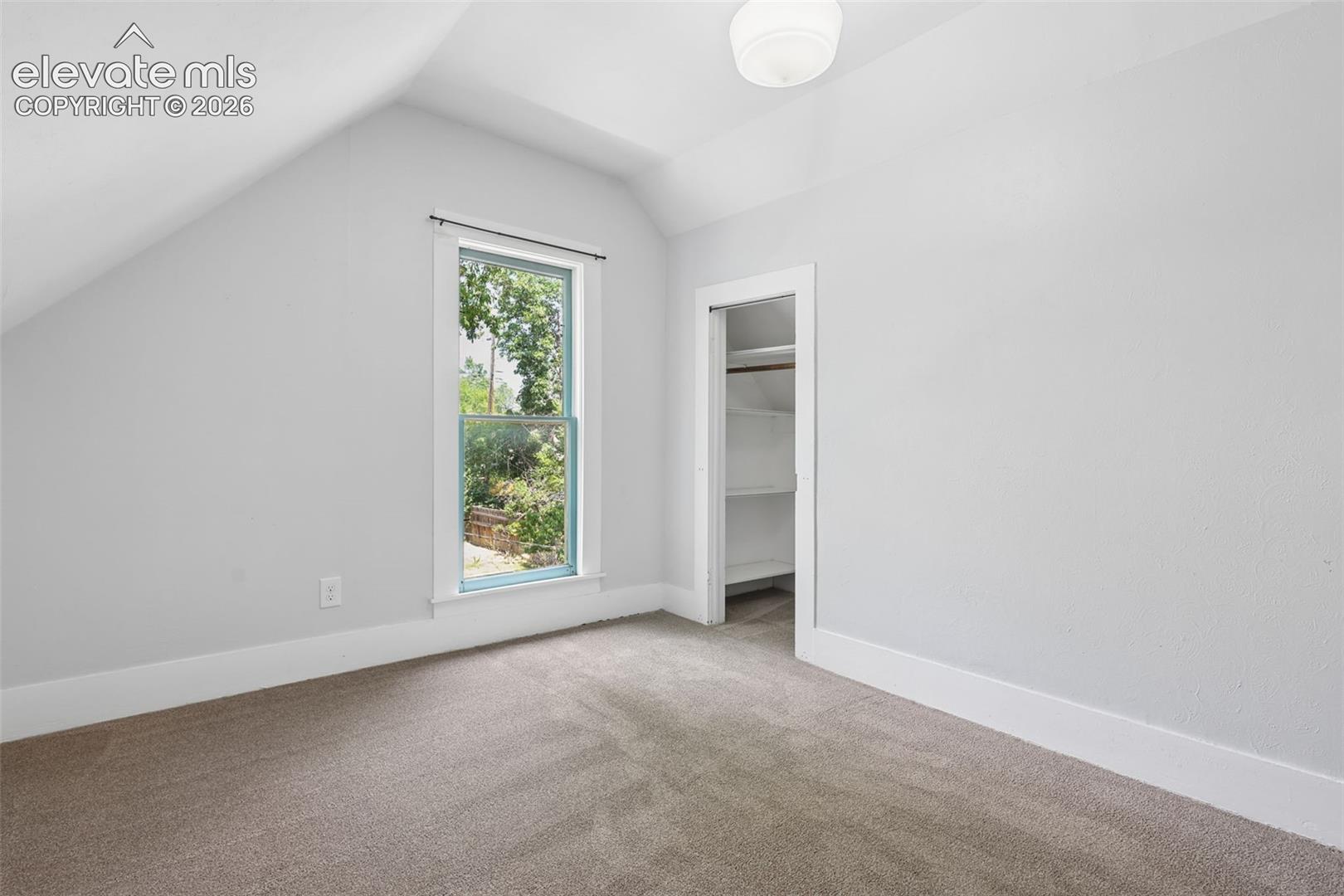 Listing photo 21 for 1812 W Pikes Peak Avenue