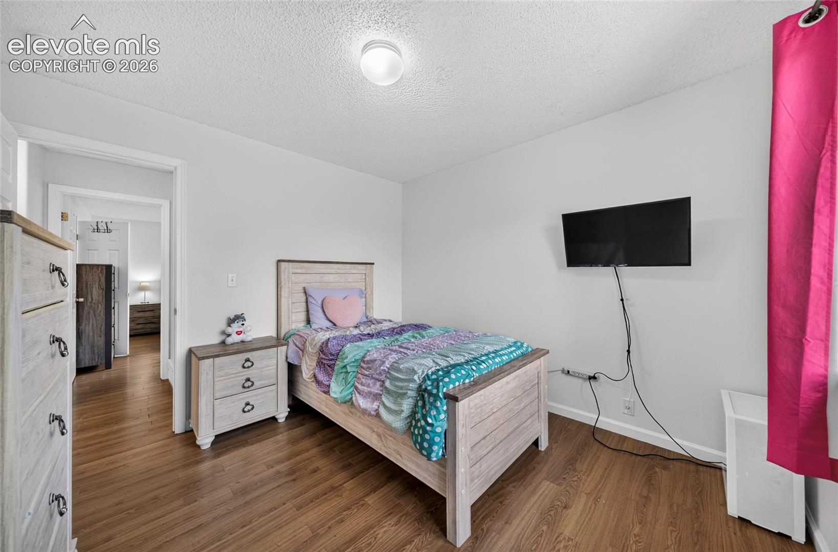 Listing photo 16 for 924 White Stone Way