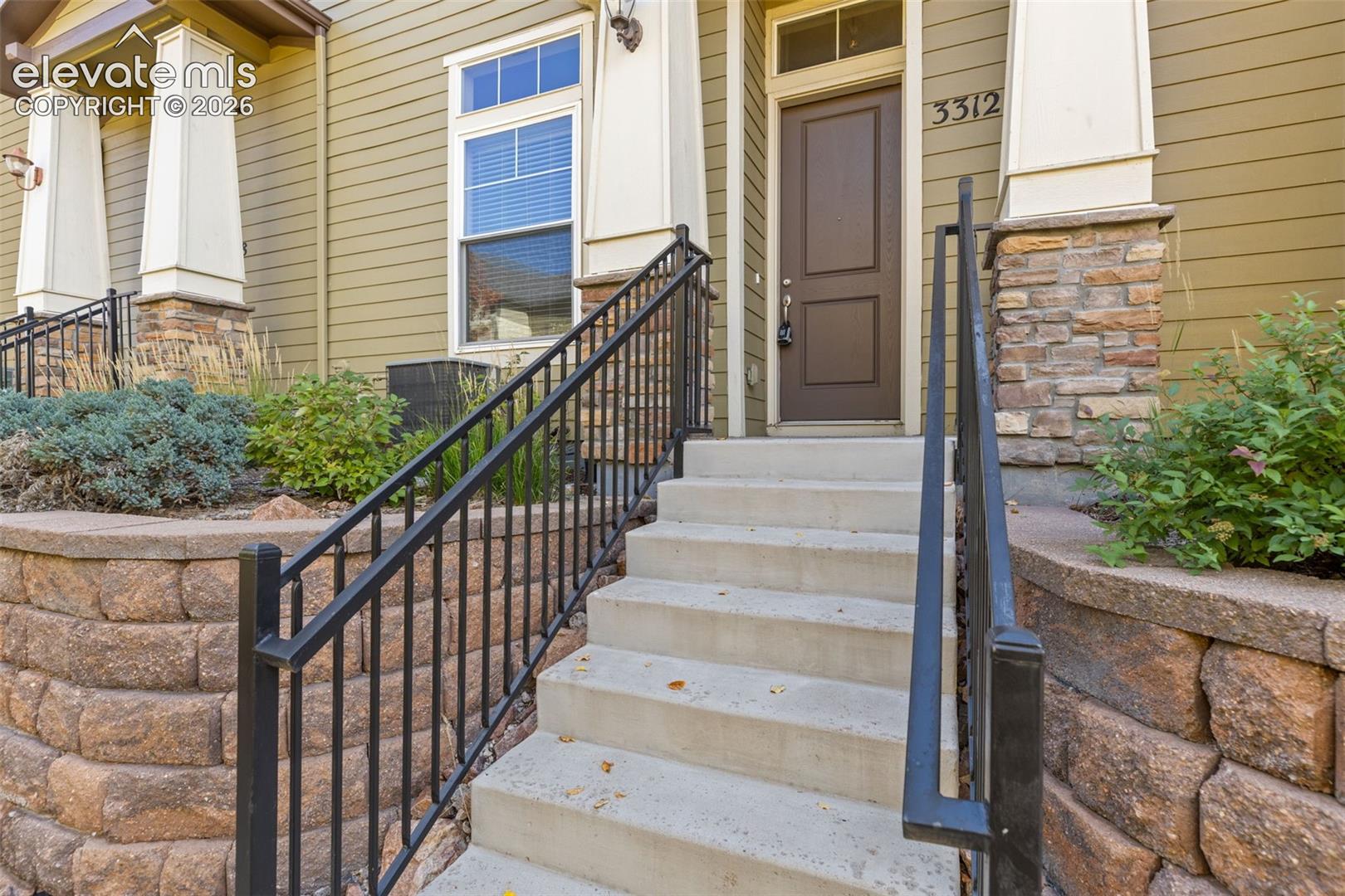 Listing photo 10 for 3312 Ironton Creek Point