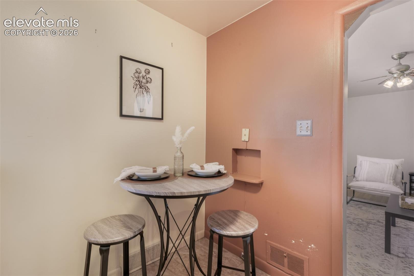 Listing photo 17 for 920 S Canosa Court