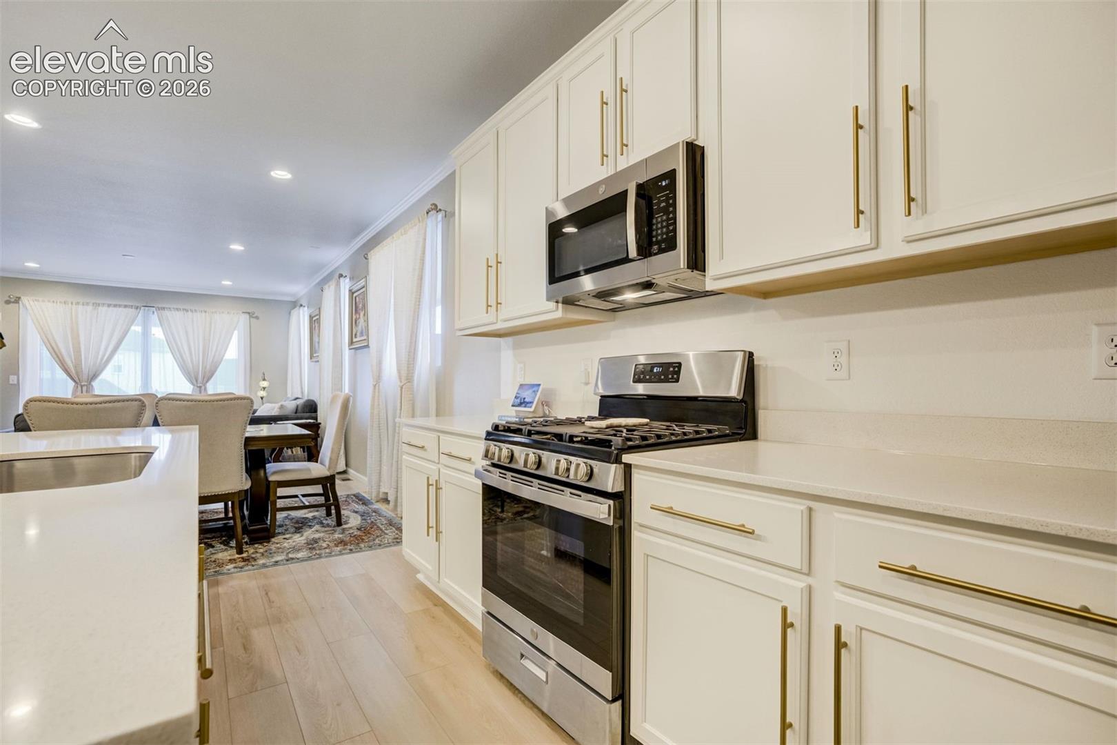 Listing photo 11 for 5689 Mammoth Lane