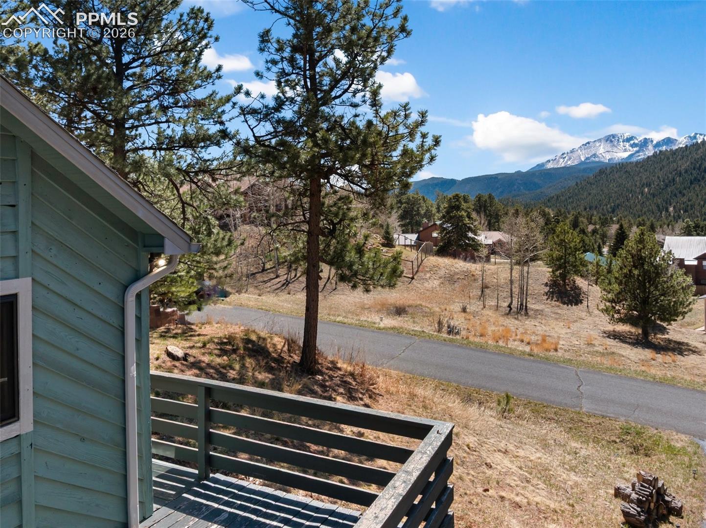 Listing photo 6 for 200 Sun Ridge Court