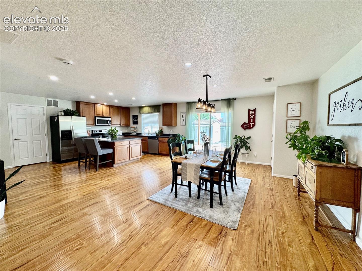 Listing photo 5 for 7965 Campground Drive