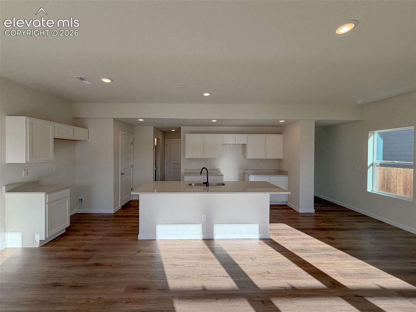 Listing photo 10 for 8515 Blue Feather Loop