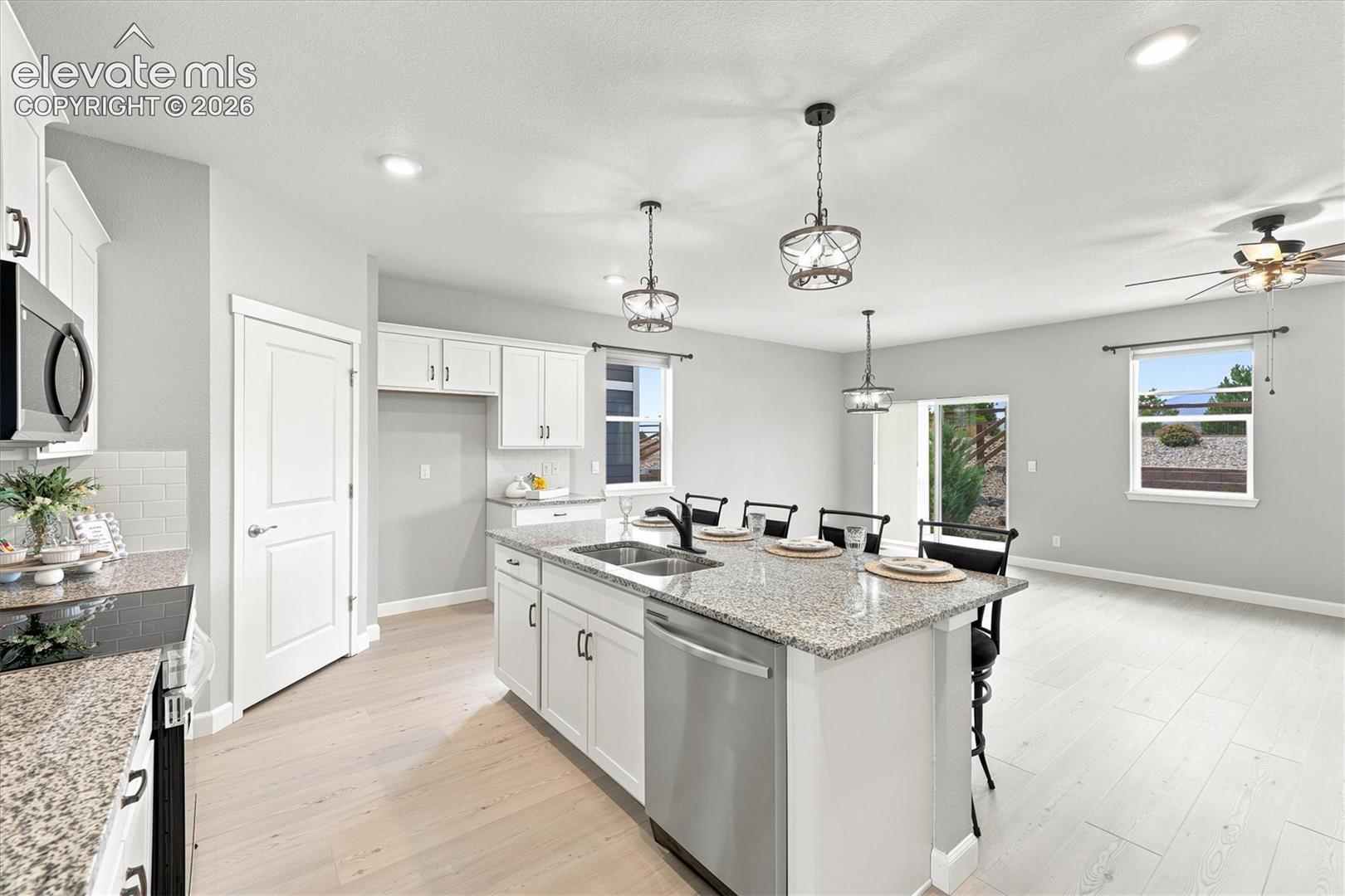 Listing photo 9 for 15937 Little Bluestem Road