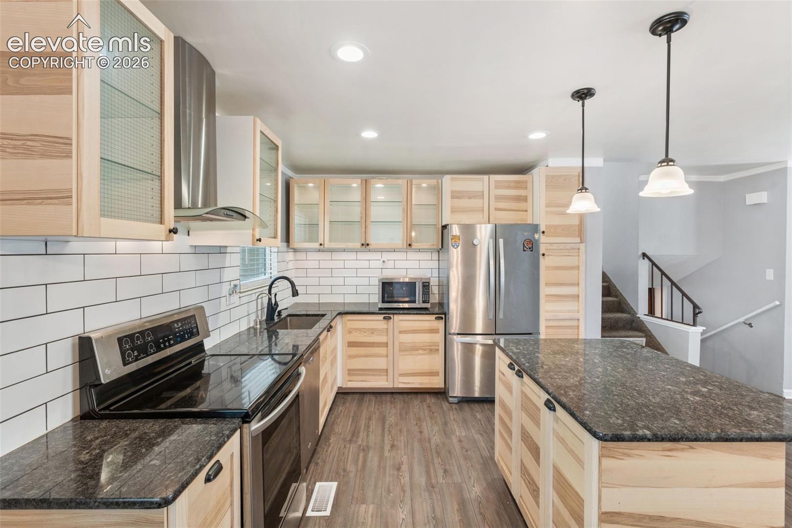 Listing photo 14 for 7010 Stowe Circle