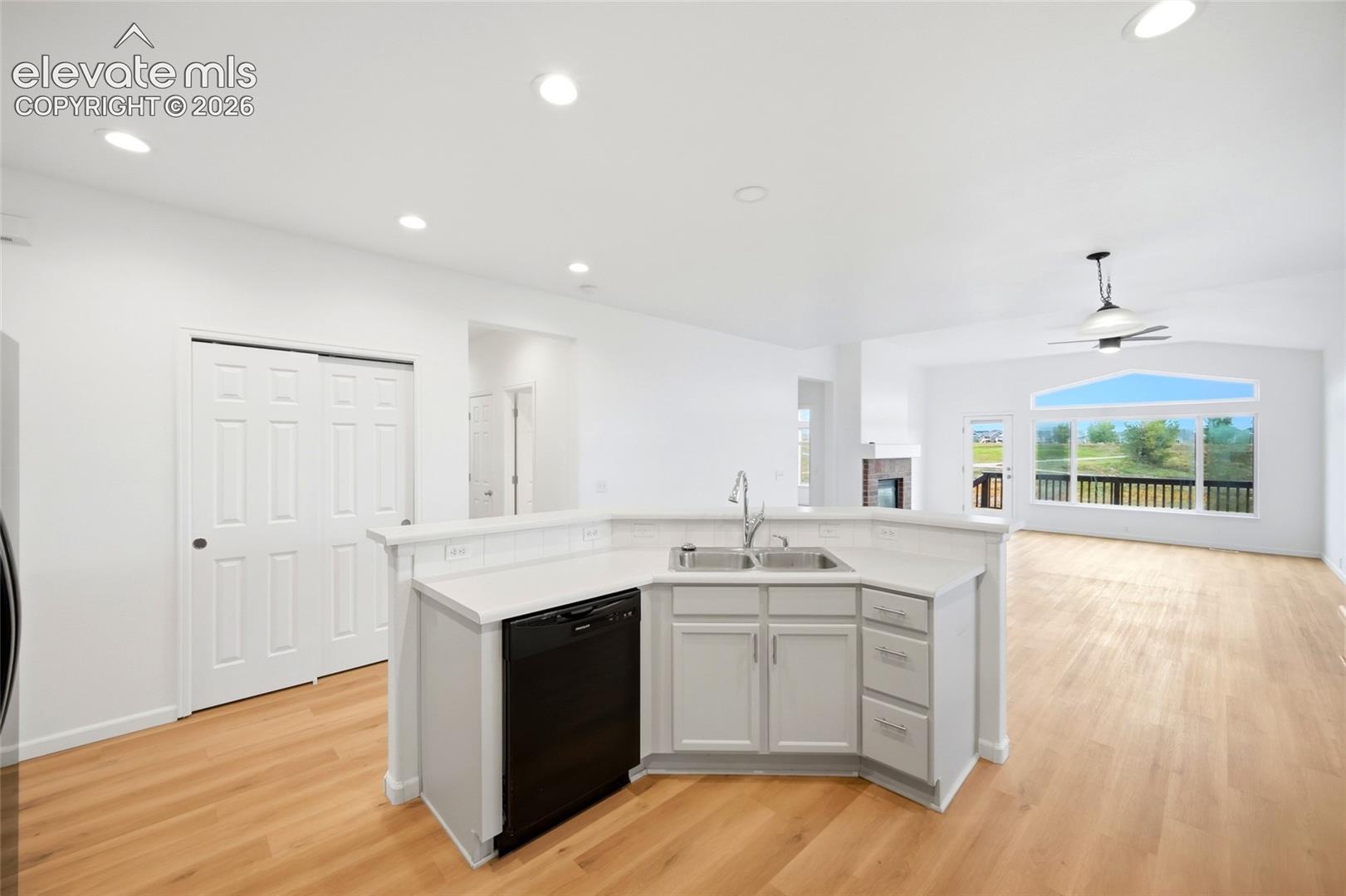 Listing photo 12 for 12354 Pine Valley Circle