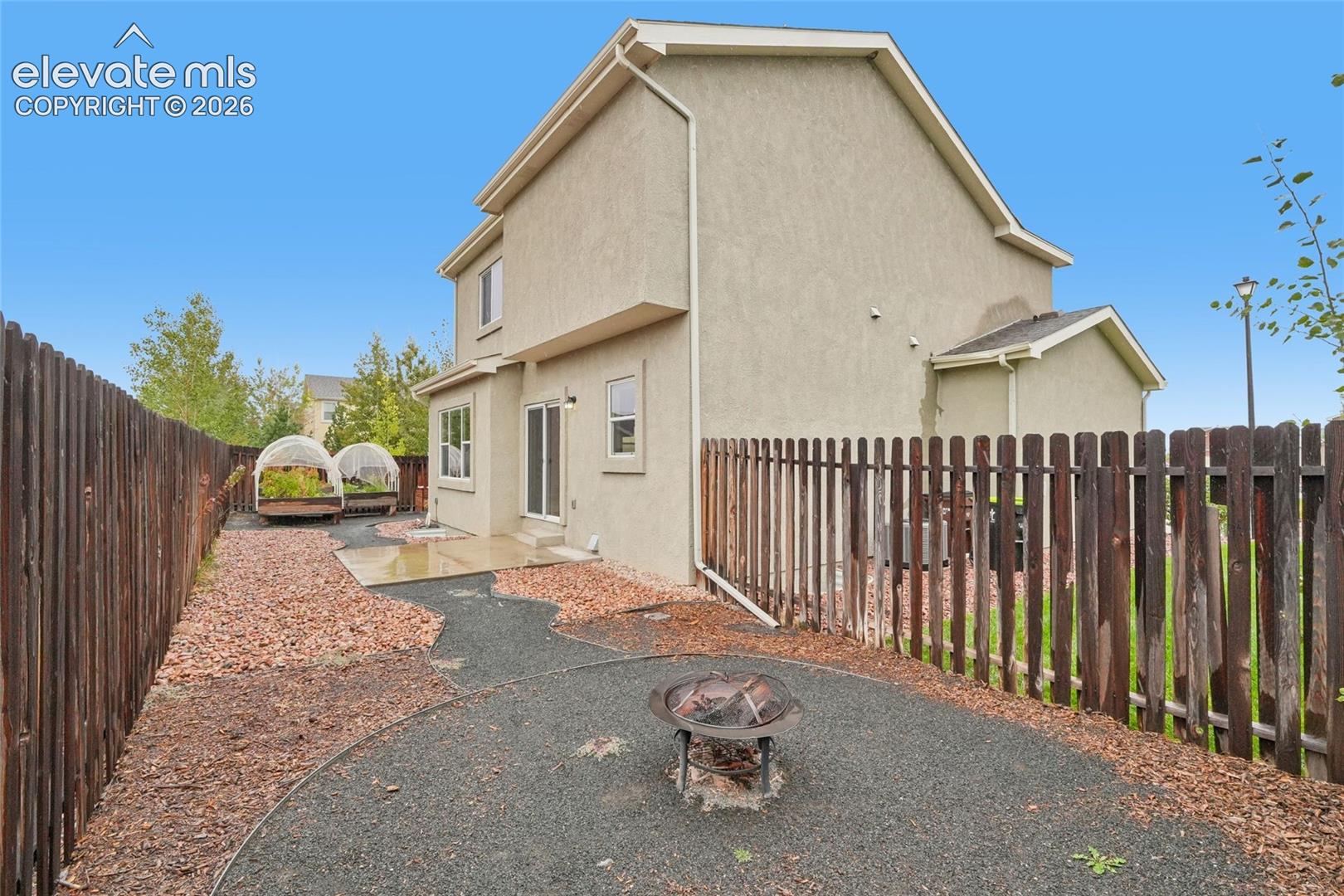 Listing photo 5 for 11528 Louvre Point