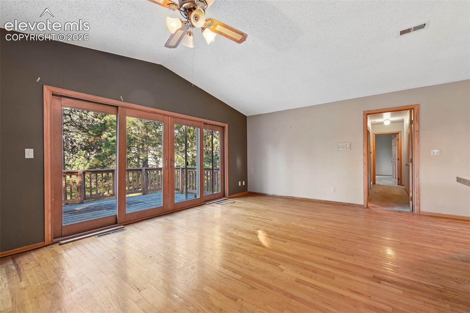 Listing photo 20 for 19280 doewood Drive