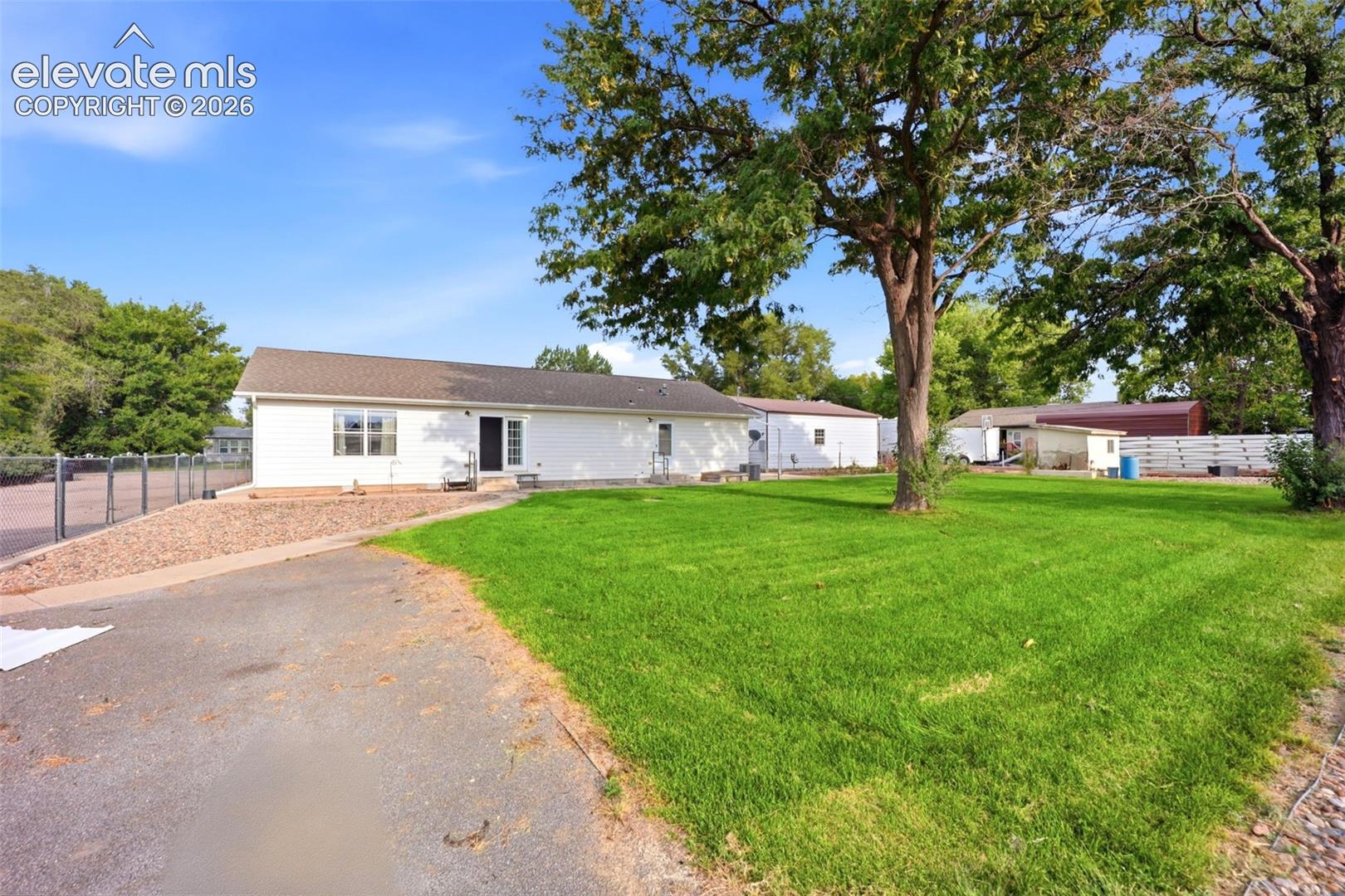 Listing photo 6 for 1581 Center Lane