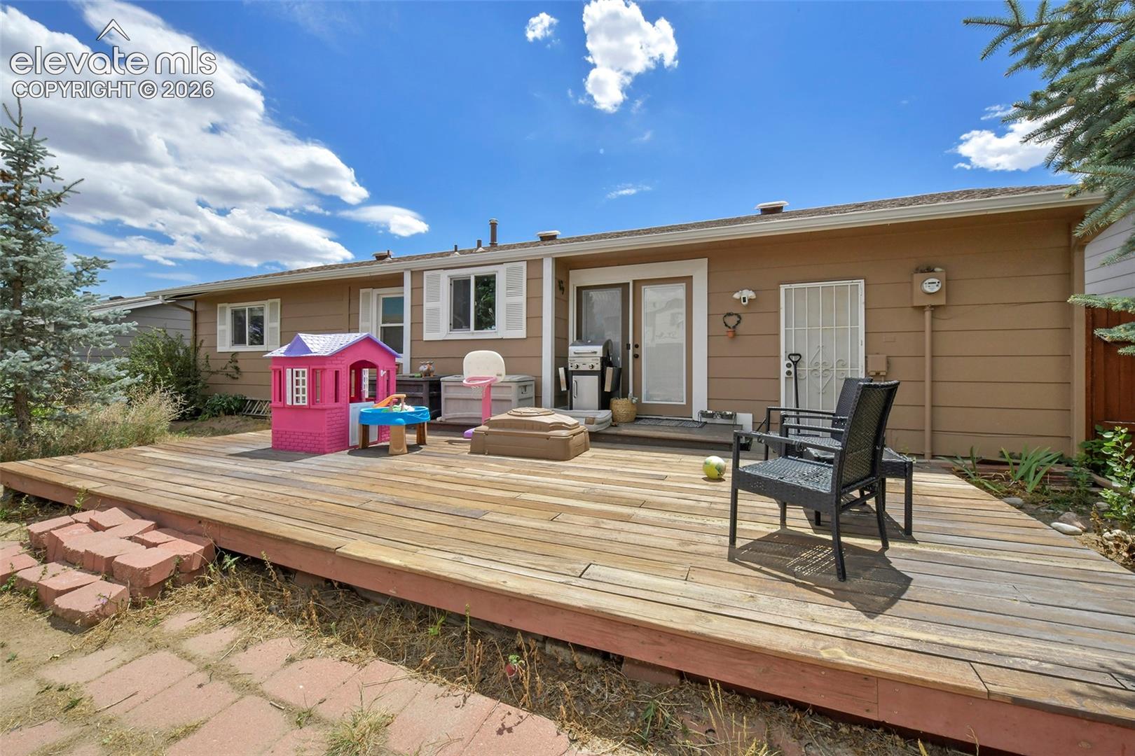 Listing photo 17 for 6830 Parkridge Court