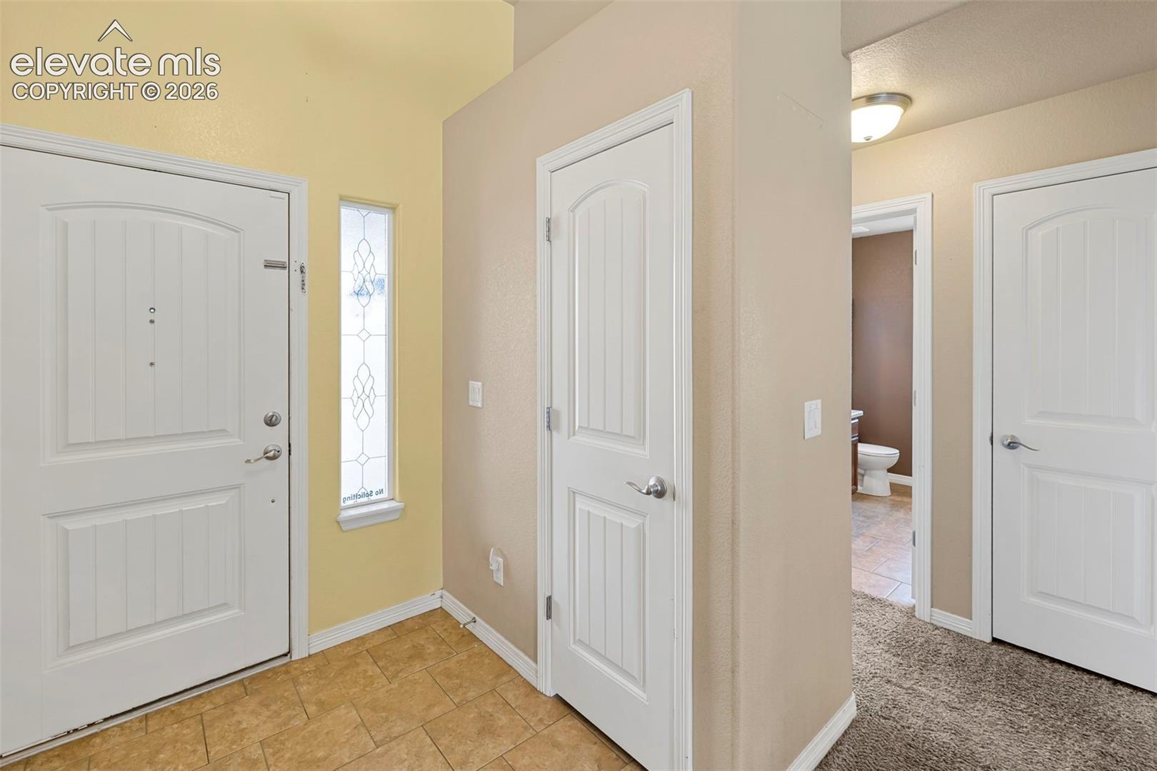 Listing photo 3 for 7794 Landover Lane