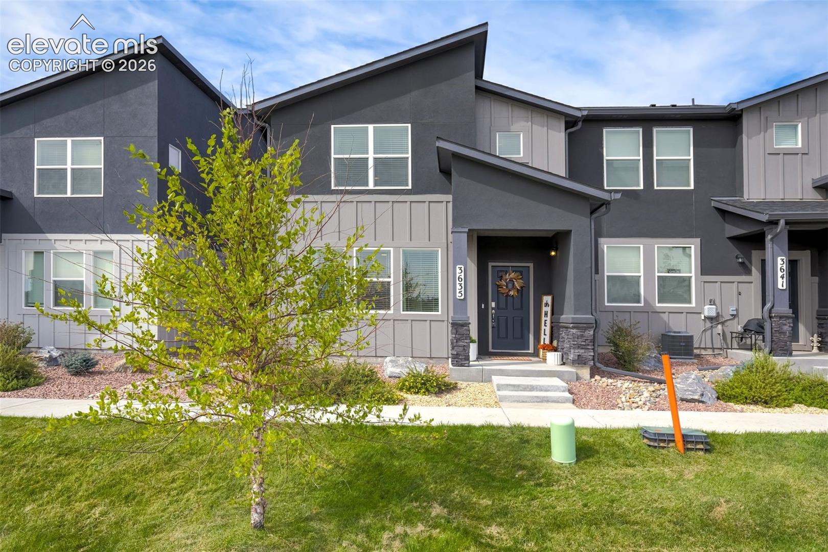 Listing photo 2 for 3635 Levy Park Drive