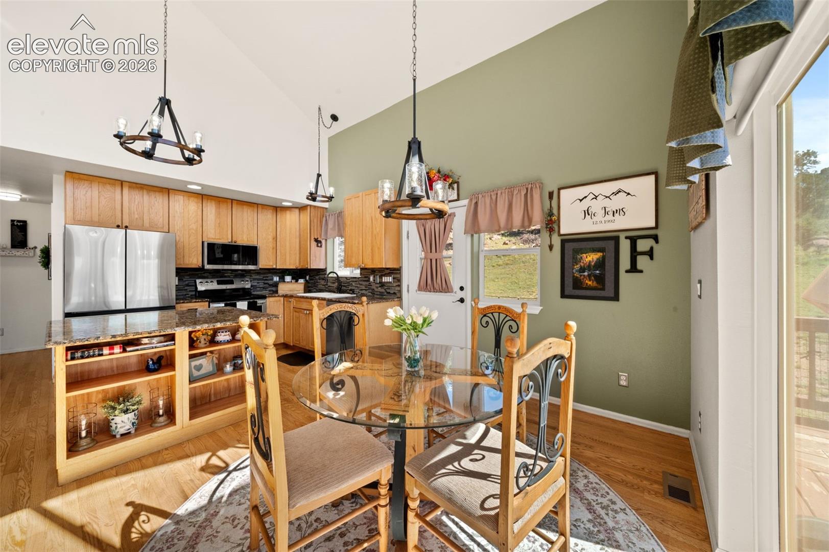 Listing photo 9 for 524 Spring Valley Drive