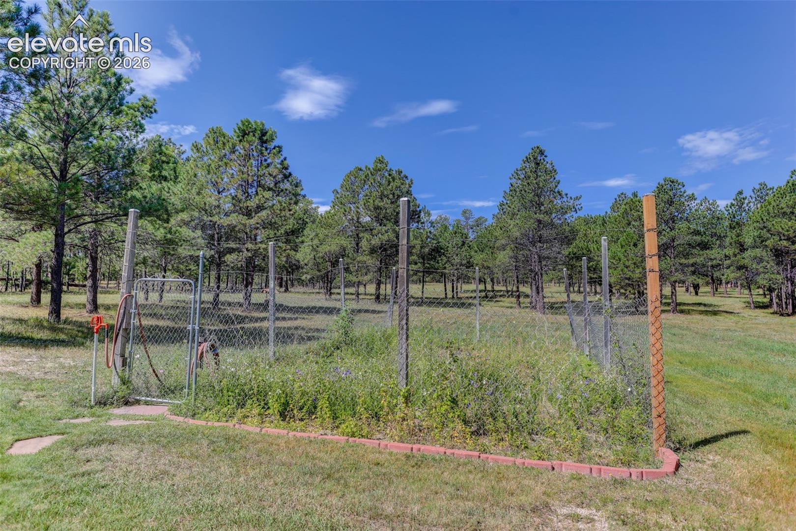 Listing photo 46 for 11570 Milford Road