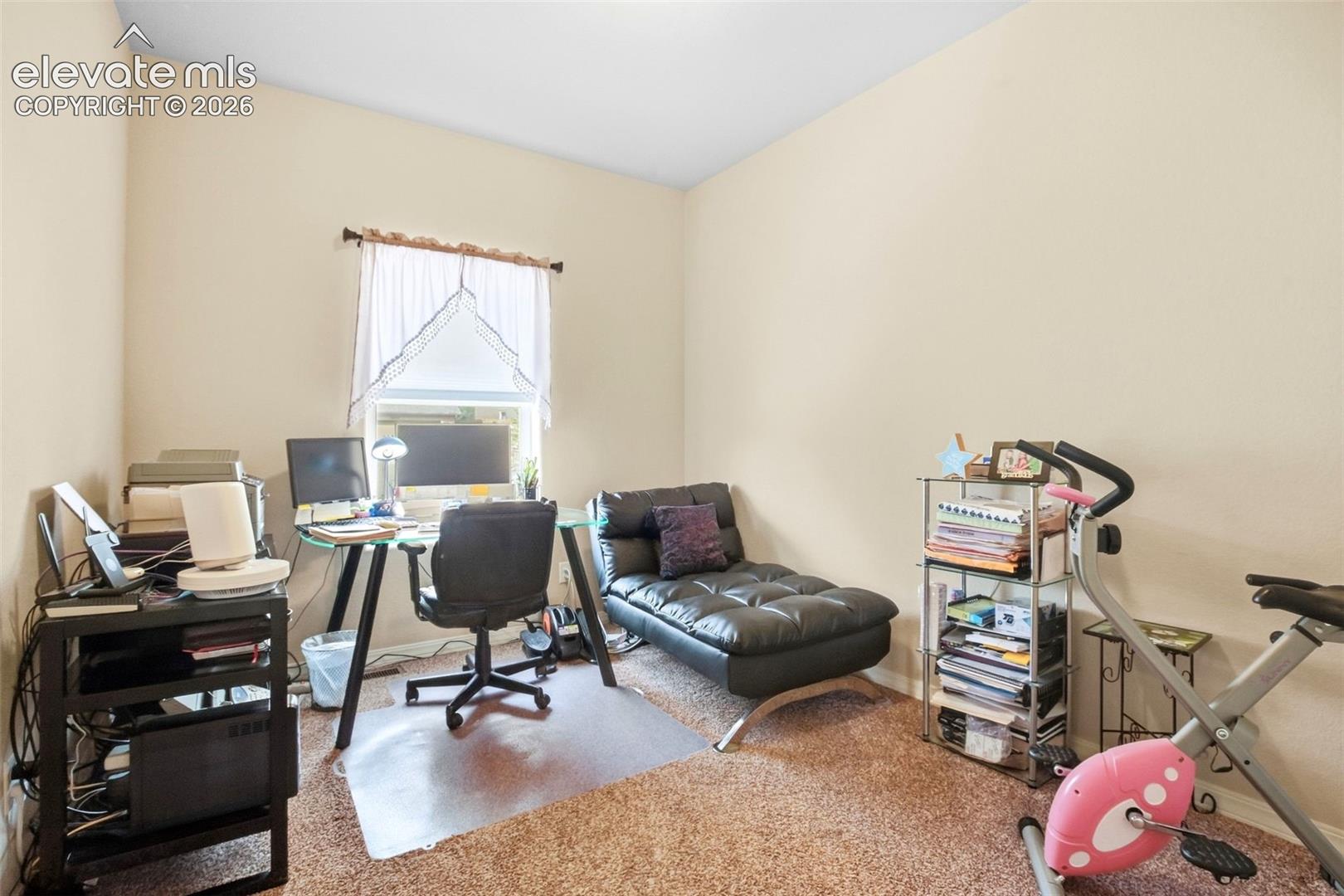 Listing photo 12 for 19524 Lindenmere Drive