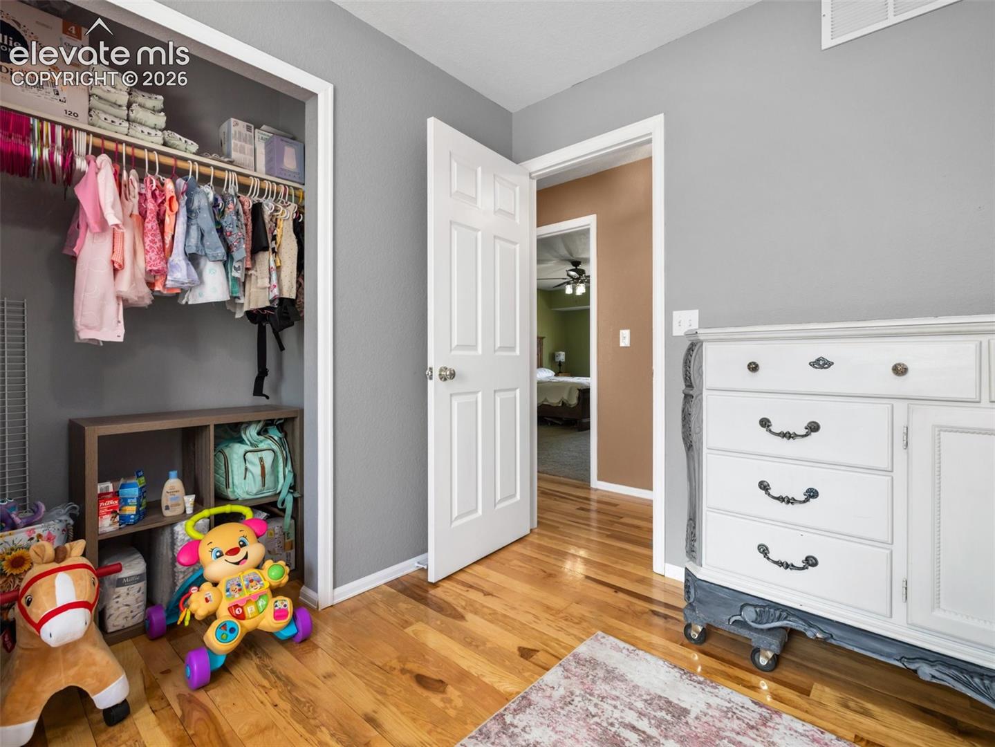Listing photo 21 for 675 E McClave Drive