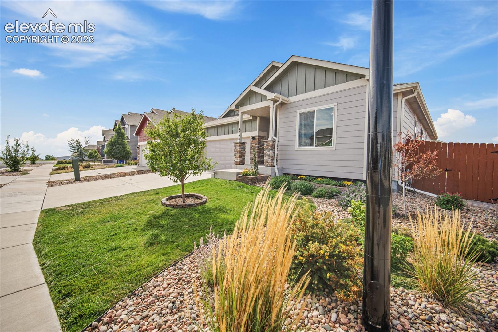 Listing photo 3 for 9790 Vistas Park Drive