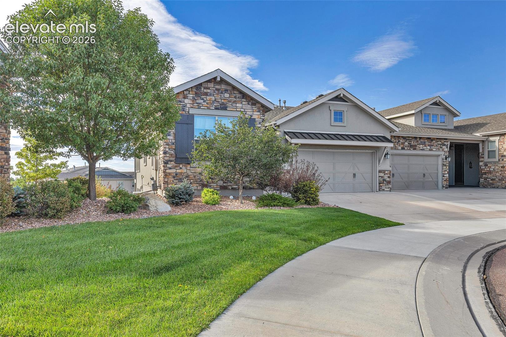 Listing photo 2 for 6327 Harney Drive