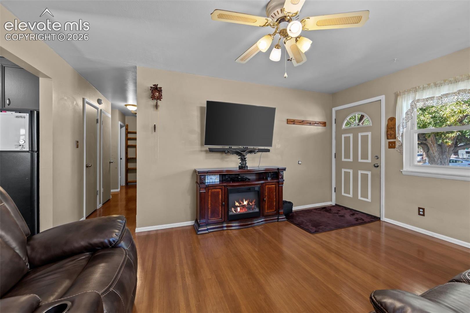 Listing photo 6 for 2227 Saranac Drive