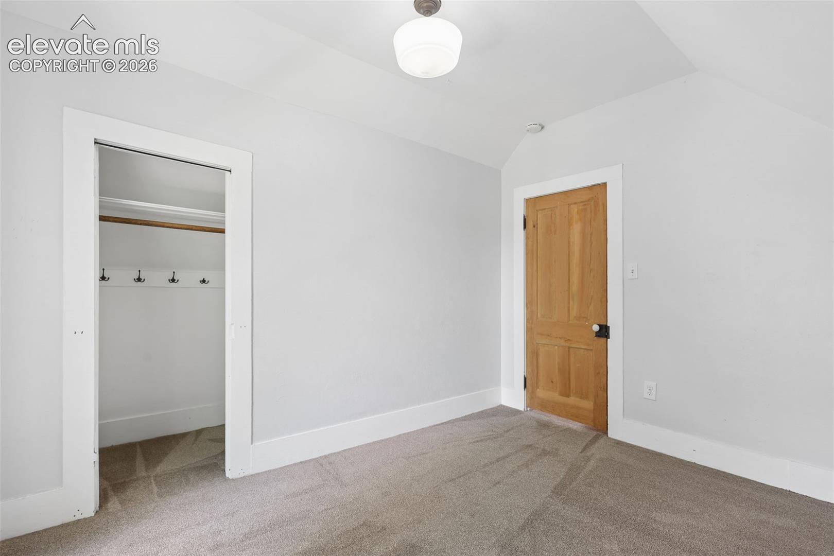 Listing photo 22 for 1812 W Pikes Peak Avenue