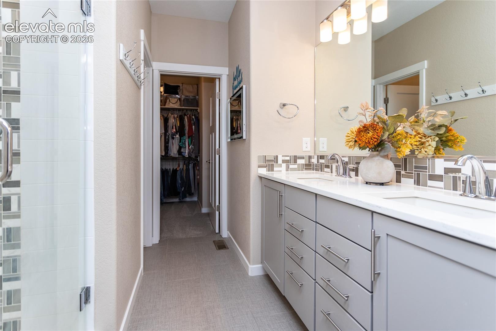 Listing photo 8 for 6340 Harney Drive