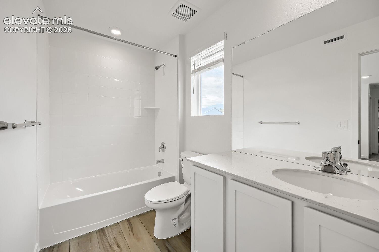 Listing photo 11 for 2712 Lower Crags Point
