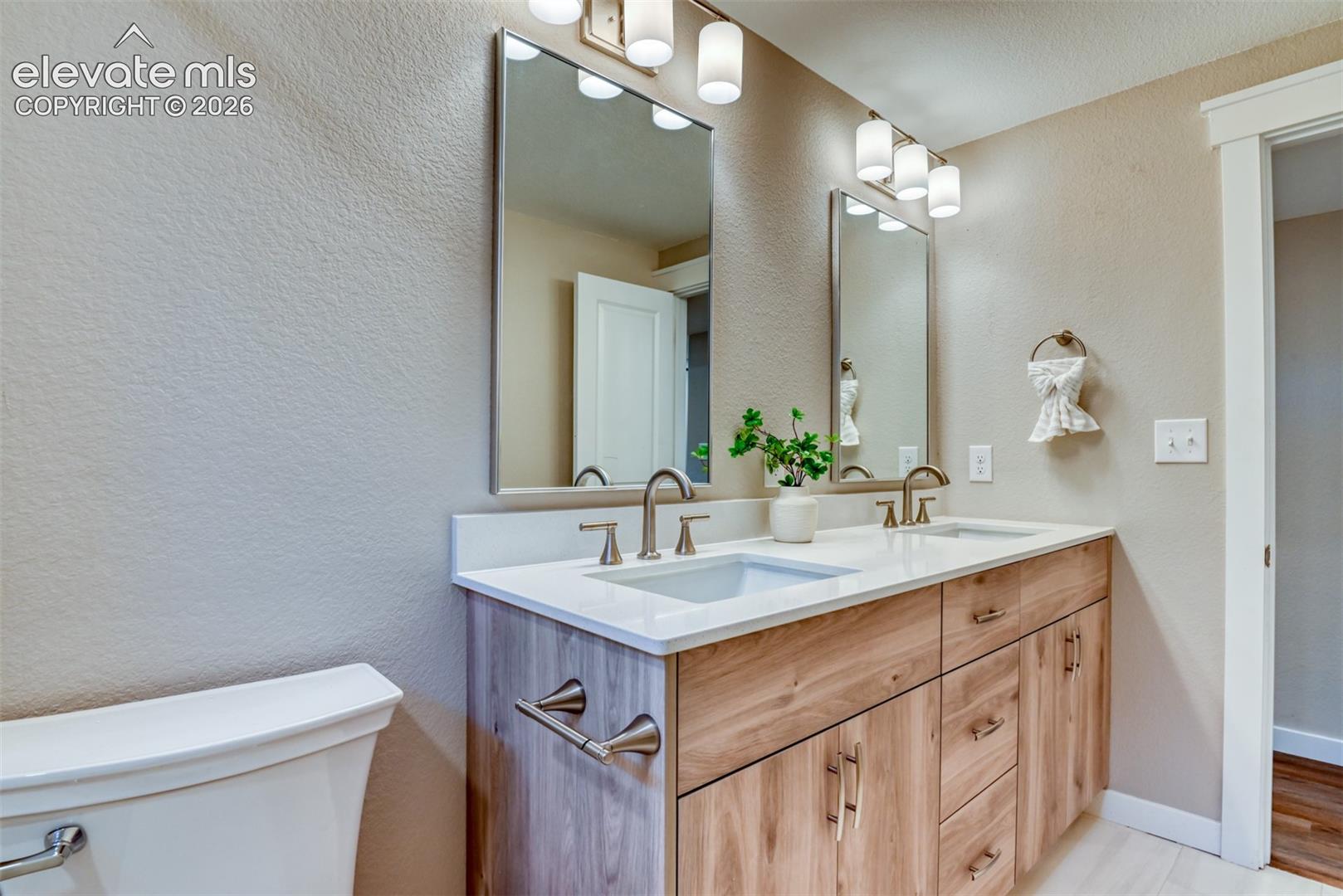 Listing photo 37 for 2606 E Boulder Street
