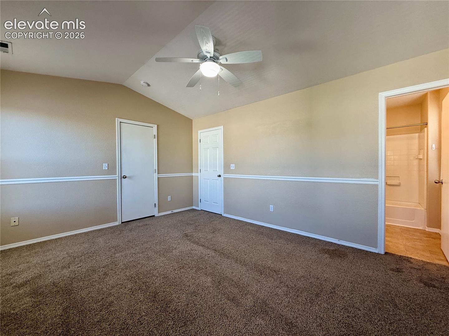 Listing photo 11 for 10586 Country Park Point