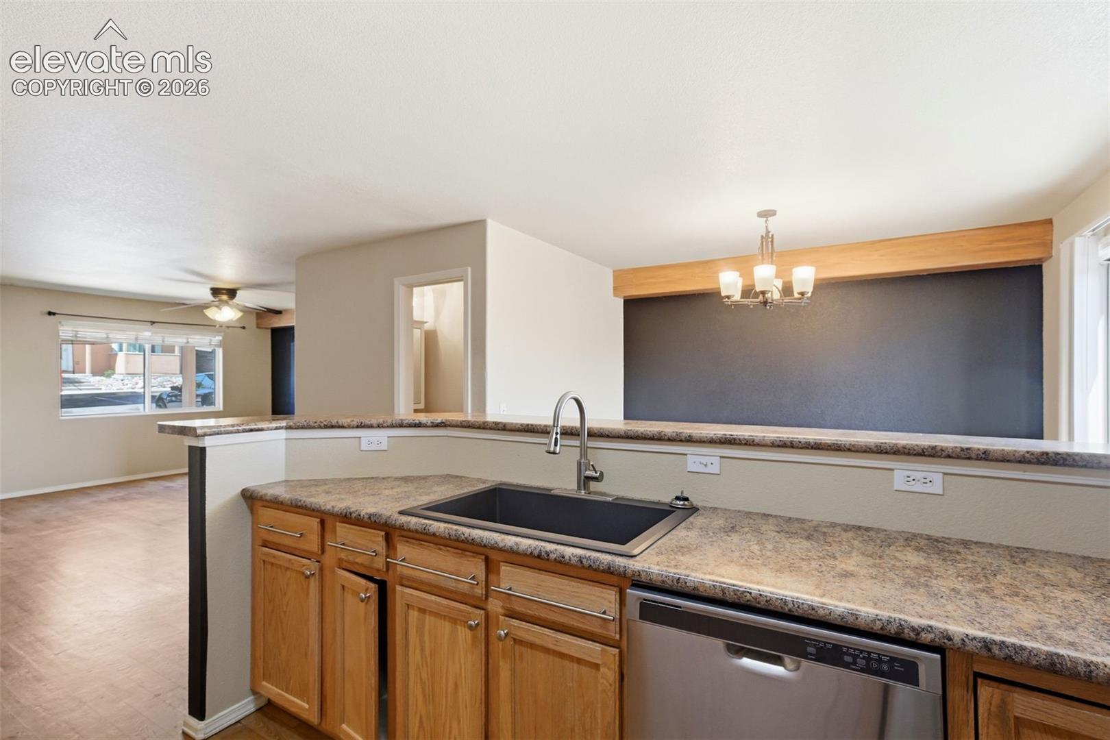 2310 La Salle Street, photo 11