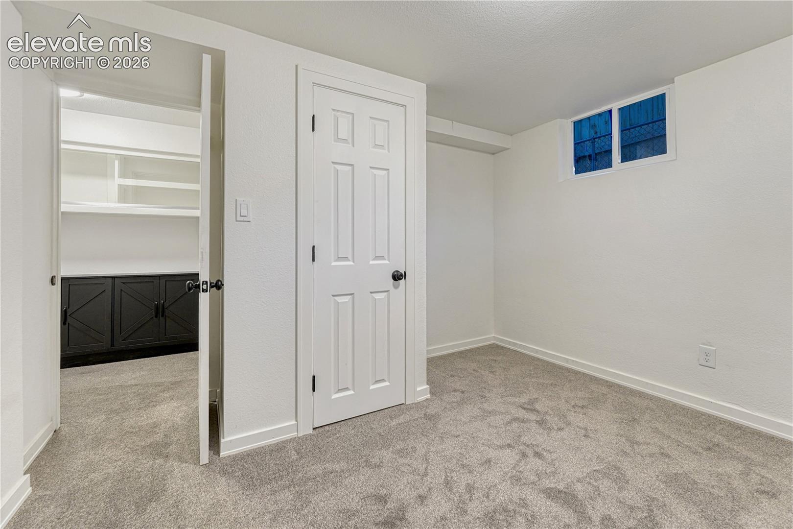 Listing photo 23 for 1221 E Madison Street