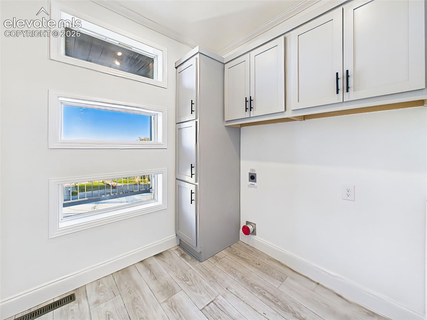 Listing photo 39 for 893 S Greenway Avenue