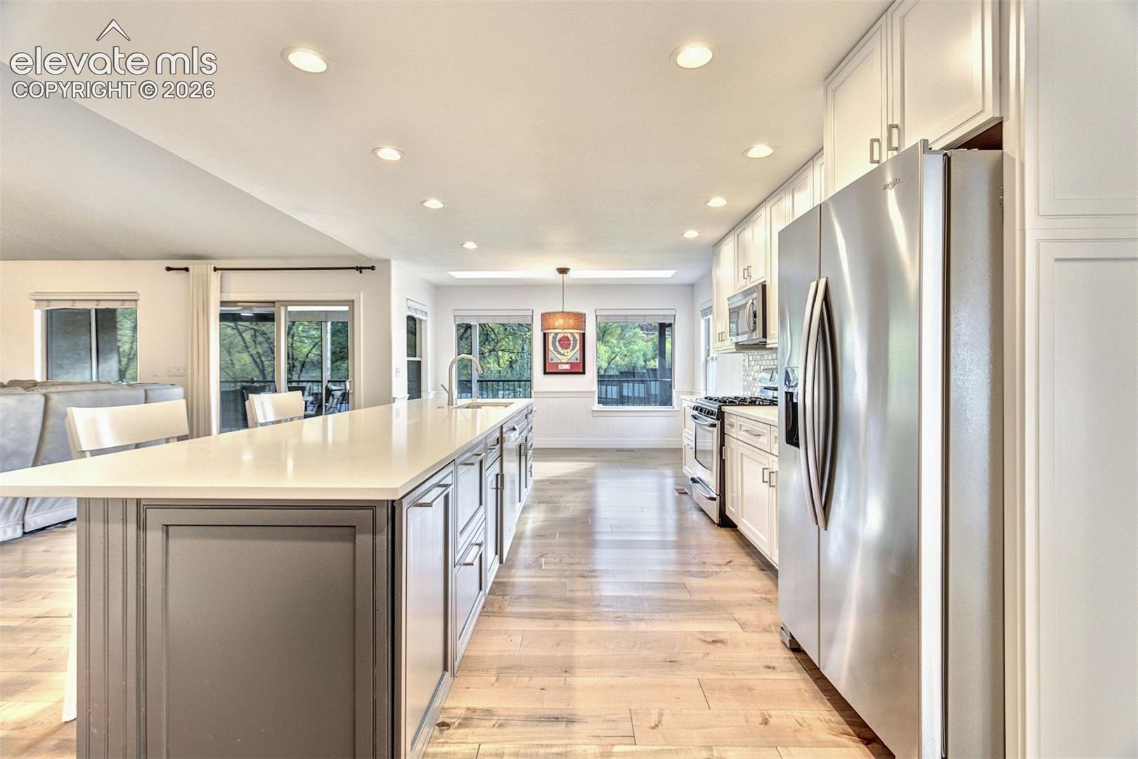 Listing photo 10 for 1825 Parkview Boulevard