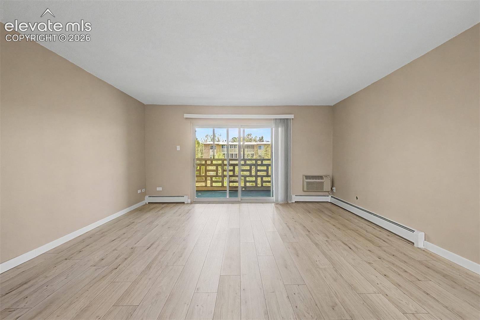 Listing photo 12 for 605 S Alton Way 12C